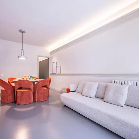 Sweett - Gaudi Avenue Apartment